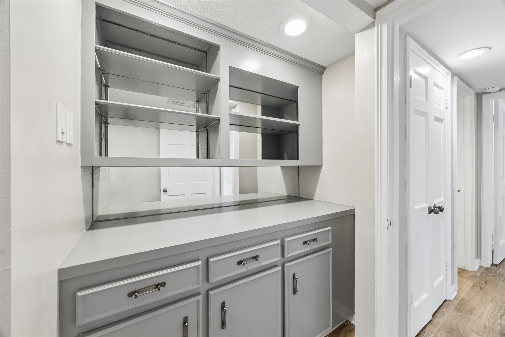 2230 South Piney Point Road, Unit 103 Houston, TX 77063 - Photo 12 of 28 Buffet and dry bar nook with tons of storage!