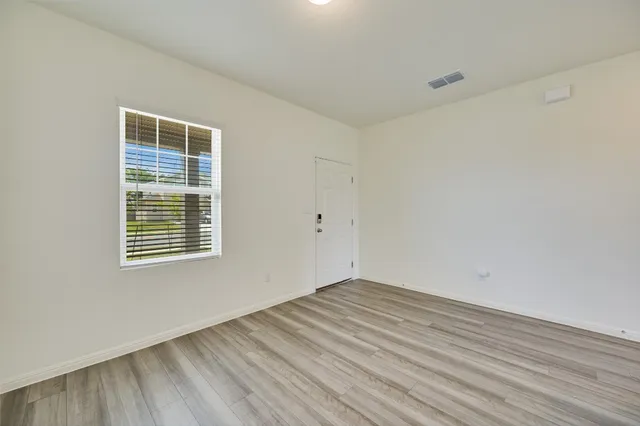 $2,100 | 268 Wren Lane, Kyle, TX 78640