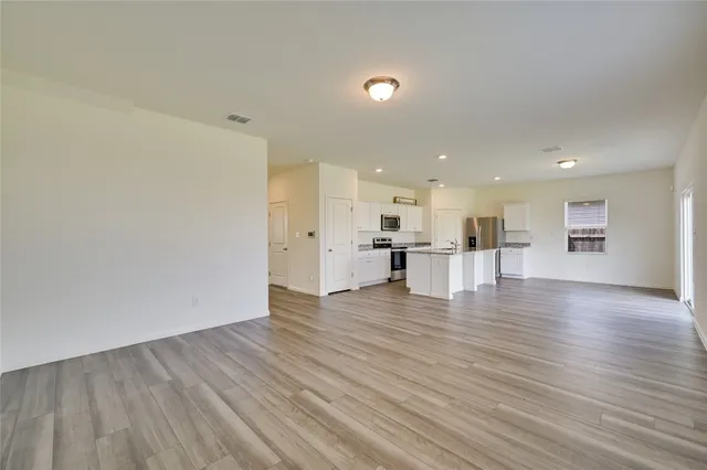 $2,100 | 268 Wren Lane, Kyle, TX 78640