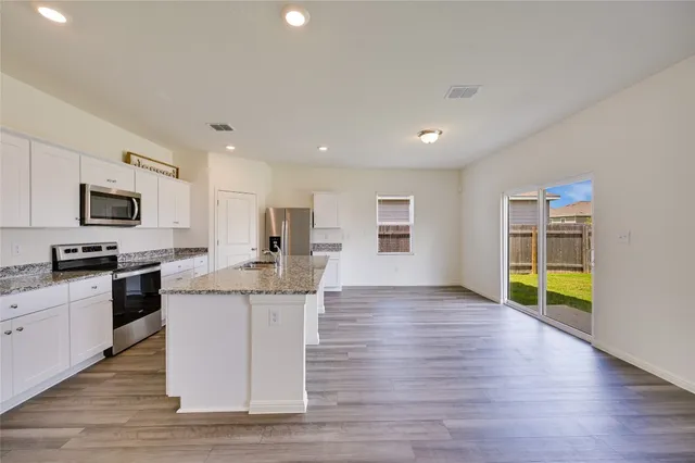 $2,100 | 268 Wren Lane, Kyle, TX 78640