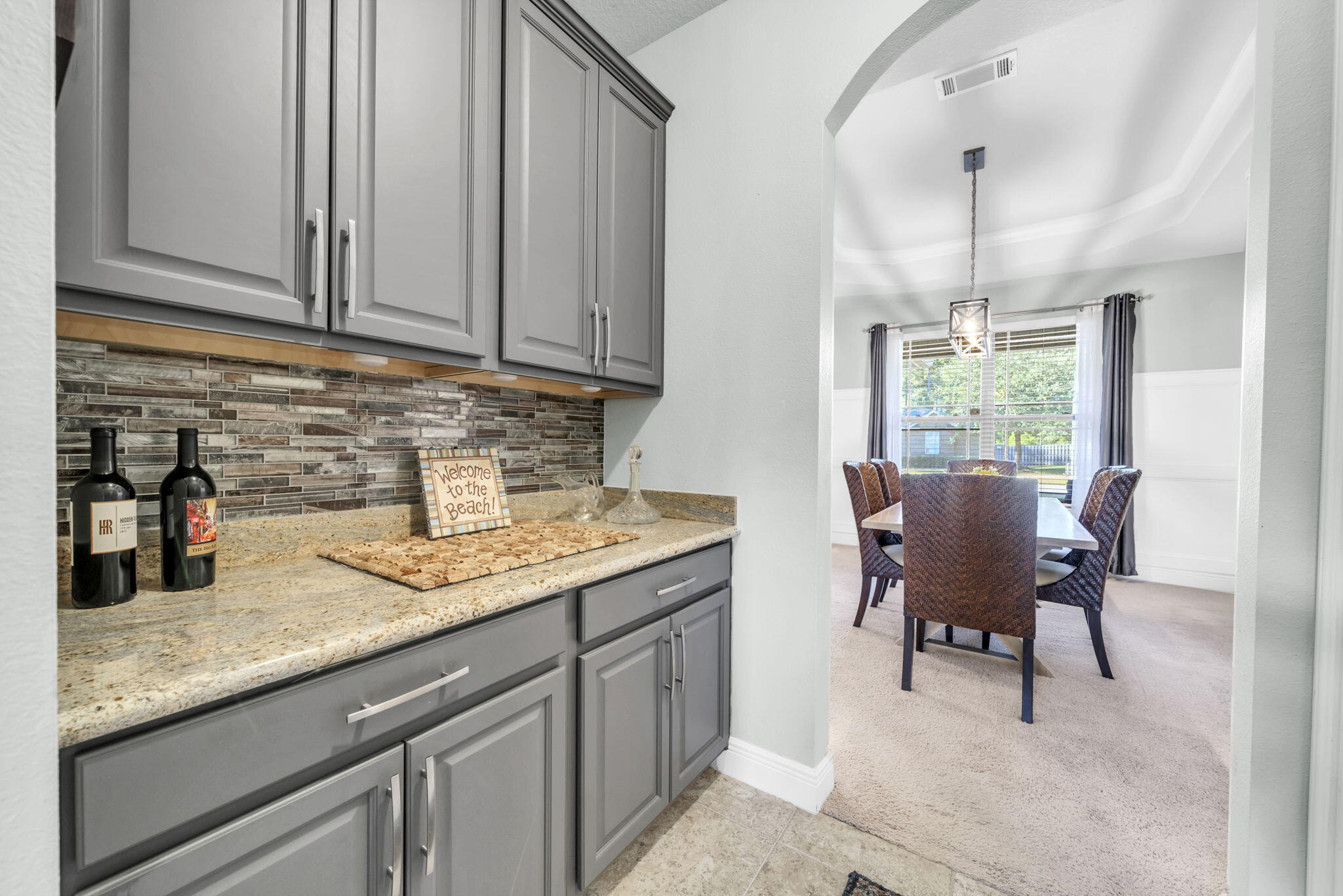 18 Canopy Cove Freeport, FL 32439 - Photo 16 of 76 Butler's pantry