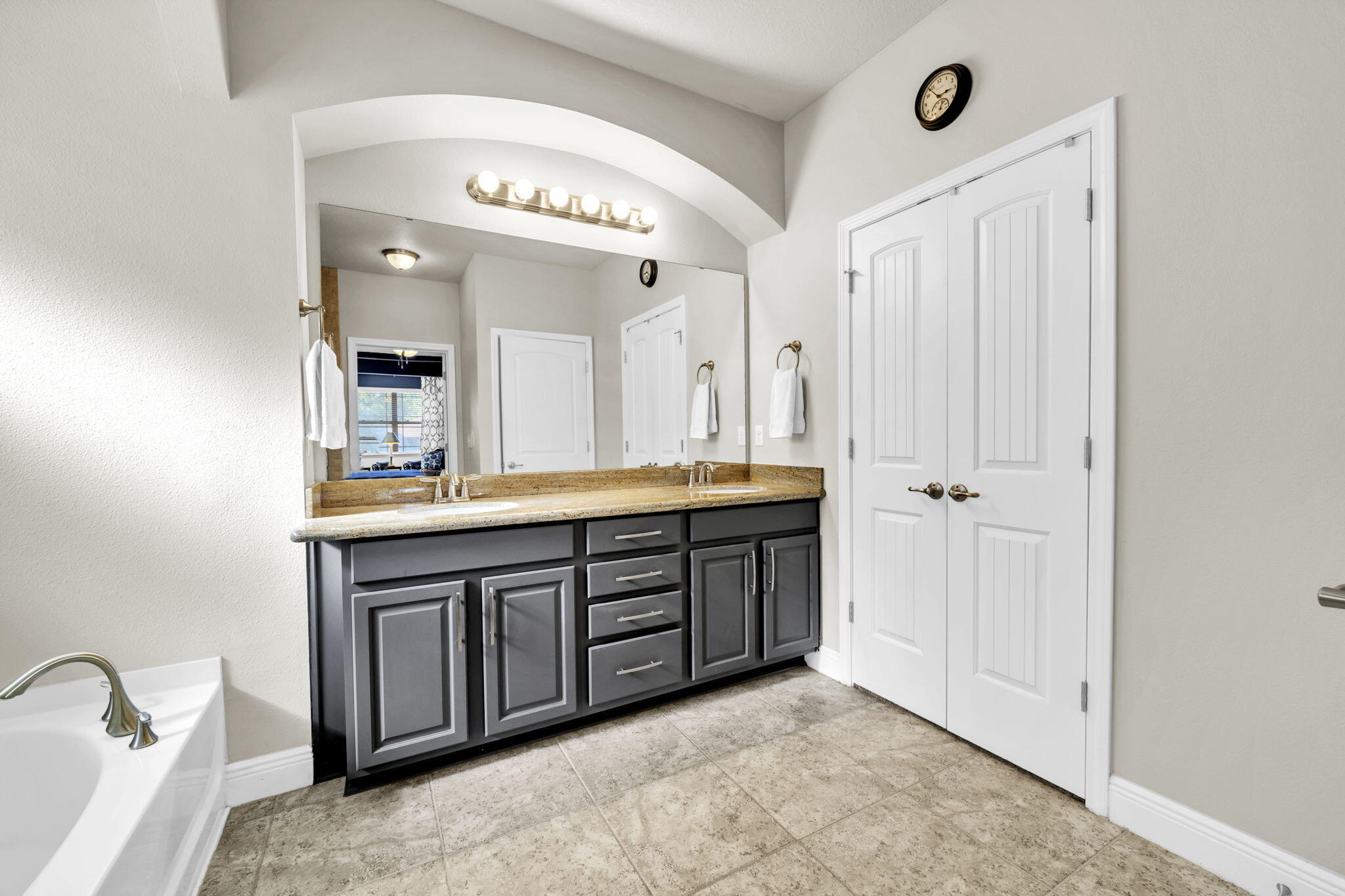 18 Canopy Cove Freeport, FL 32439 - Photo 34 of 76 Primary Bathroom