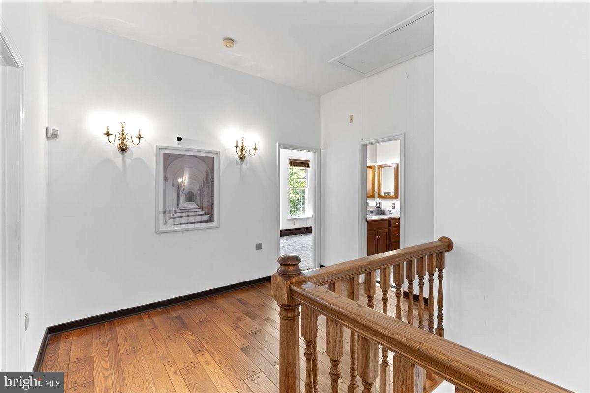 14720 Cactus Hill Road Accokeek, MD 20607 - Photo 23 of 54 Upper level hall