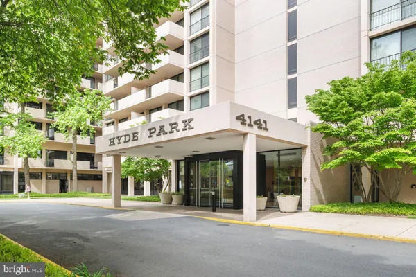 $2,250 | 4141 North Henderson Road, Unit 614, Arlington, VA 22203
