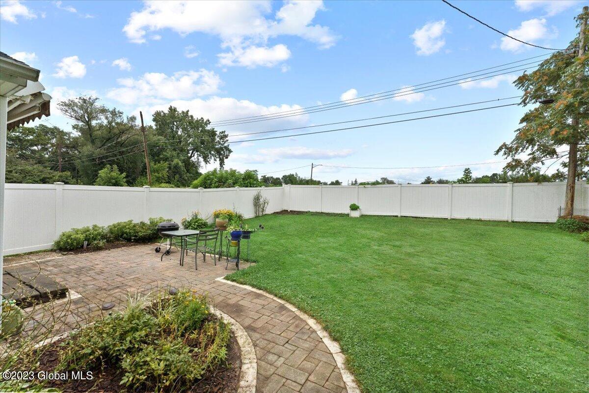 181 Ridgefield Street Albany, NY 12208 - Photo 6 of 27 28-DOD01825