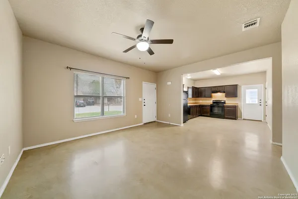 $1,395 | 1534 Lahn Road, New Braunfels, TX 78130