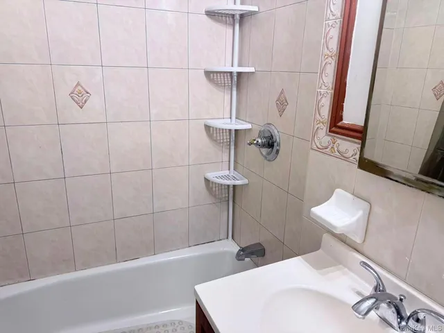 $2,300 | 41-07 Bowne Street, Unit 1 | Downtown Flushing