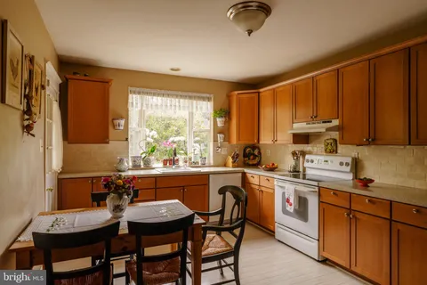 $595,000 | 8112 Flourtown Avenue, Wyndmoor, PA 19038