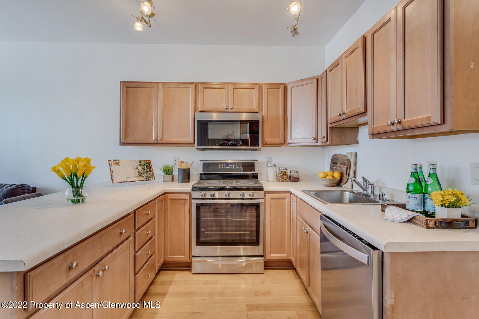 1320 East Valley Road, Unit 5 Basalt, CO 81621 - Photo 8 of 18 10_1320_E_Valley_Rd_5_Basalt_81621010_ml