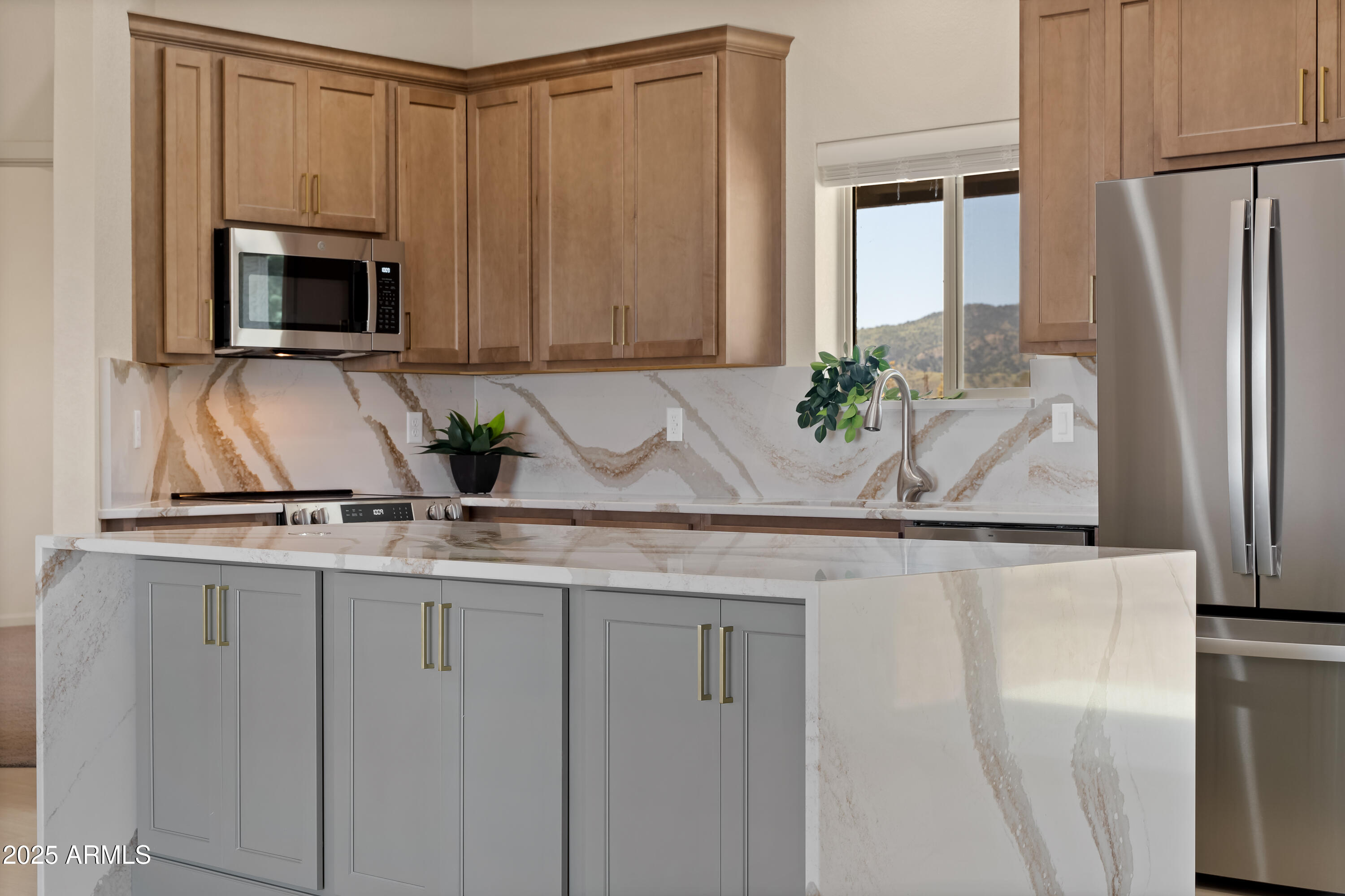 5027 South Whitewing Road Sierra Vista, AZ 85650 - Photo 16 of 68 Custom American Made Welborne Cabinetry