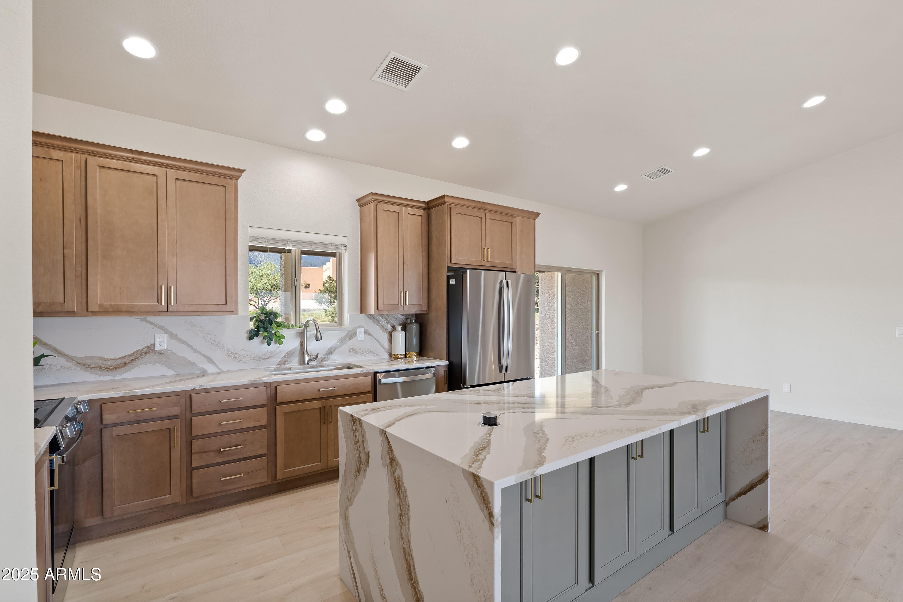 5027 South Whitewing Road Sierra Vista, AZ 85650 - Photo 23 of 68 Great Lighting