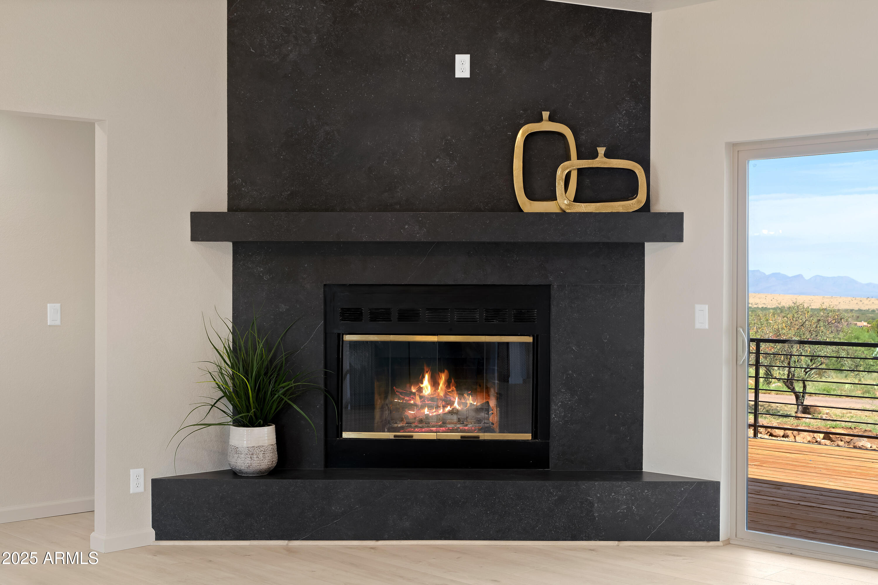 5027 South Whitewing Road Sierra Vista, AZ 85650 - Photo 4 of 68 Classy Dekton fireplace Surround