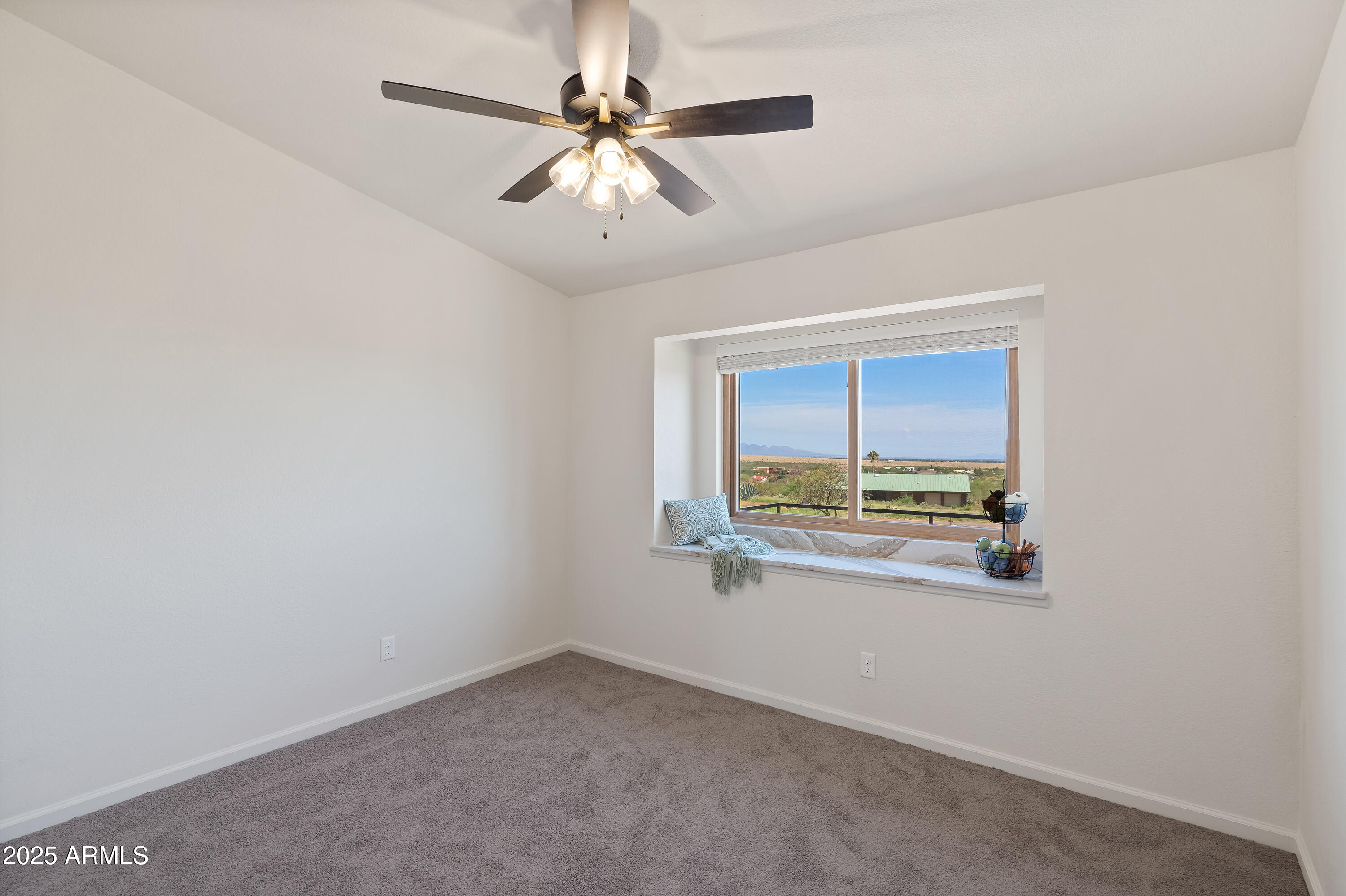 5027 South Whitewing Road Sierra Vista, AZ 85650 - Photo 41 of 68 Guest Bedroom 2