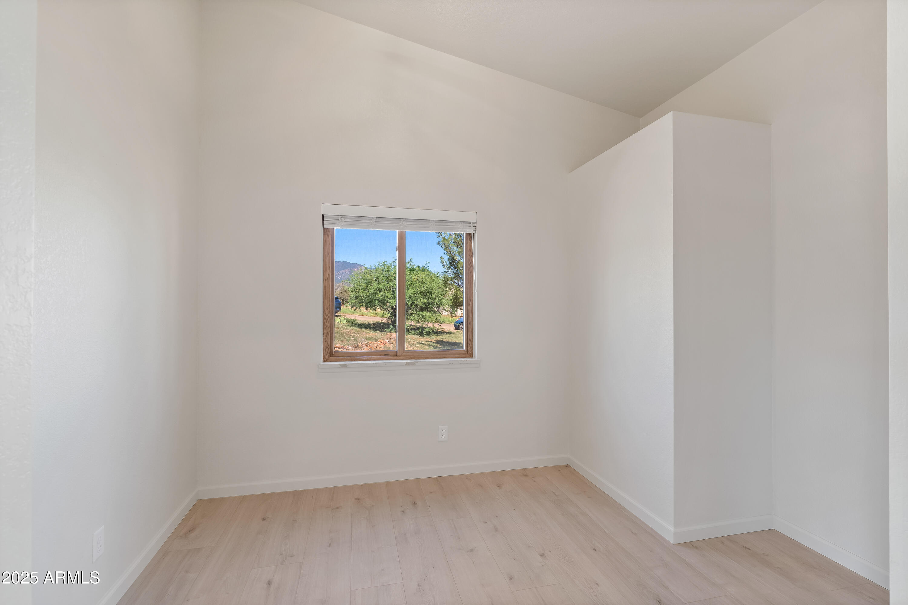 5027 South Whitewing Road Sierra Vista, AZ 85650 - Photo 43 of 68 Office or Guest Bedroom 3