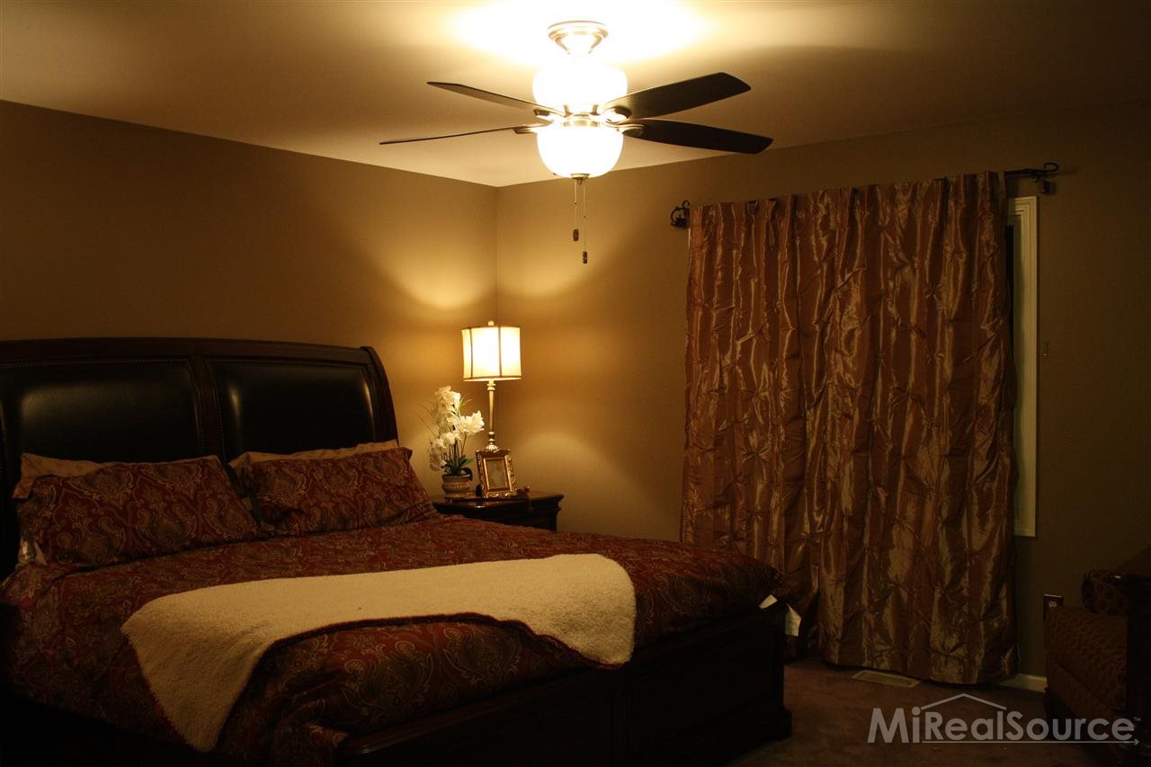 1012 River Mist Drive Rochester, MI 48307 - Photo 12 of 25