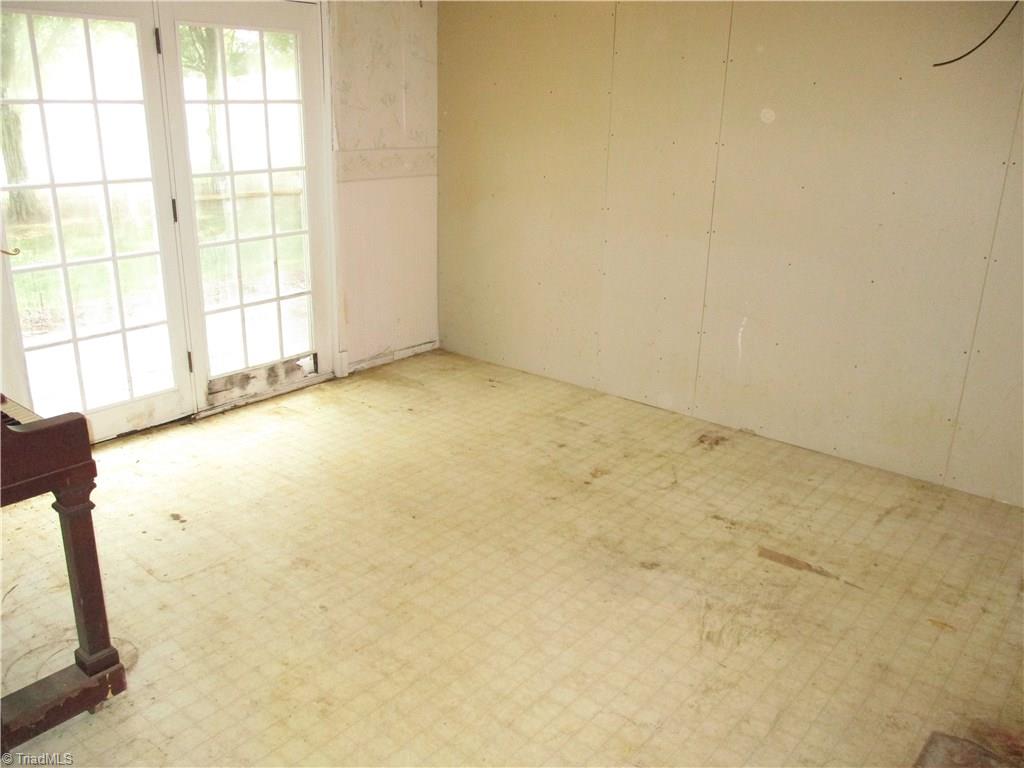 204 Cameron Road Lexington, NC 27295 - Photo 12 of 50 Gallery Image 12