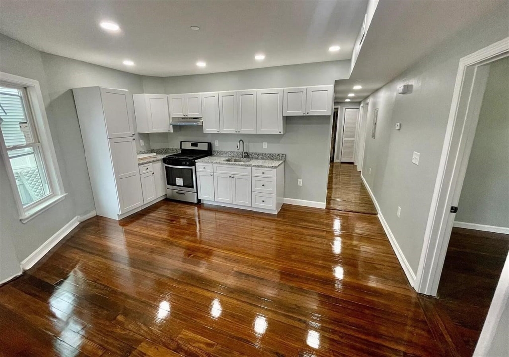 32 Huntington Street, Unit 3 Brockton, MA 02301 - Photo 3 of 5