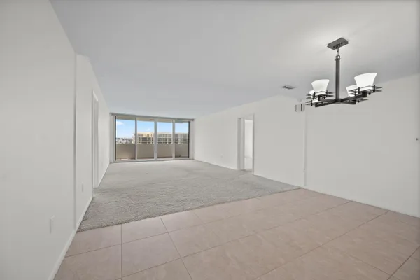 $575,000 | 2773 South Ocean Boulevard, Unit 416, Palm Beach, FL 33480