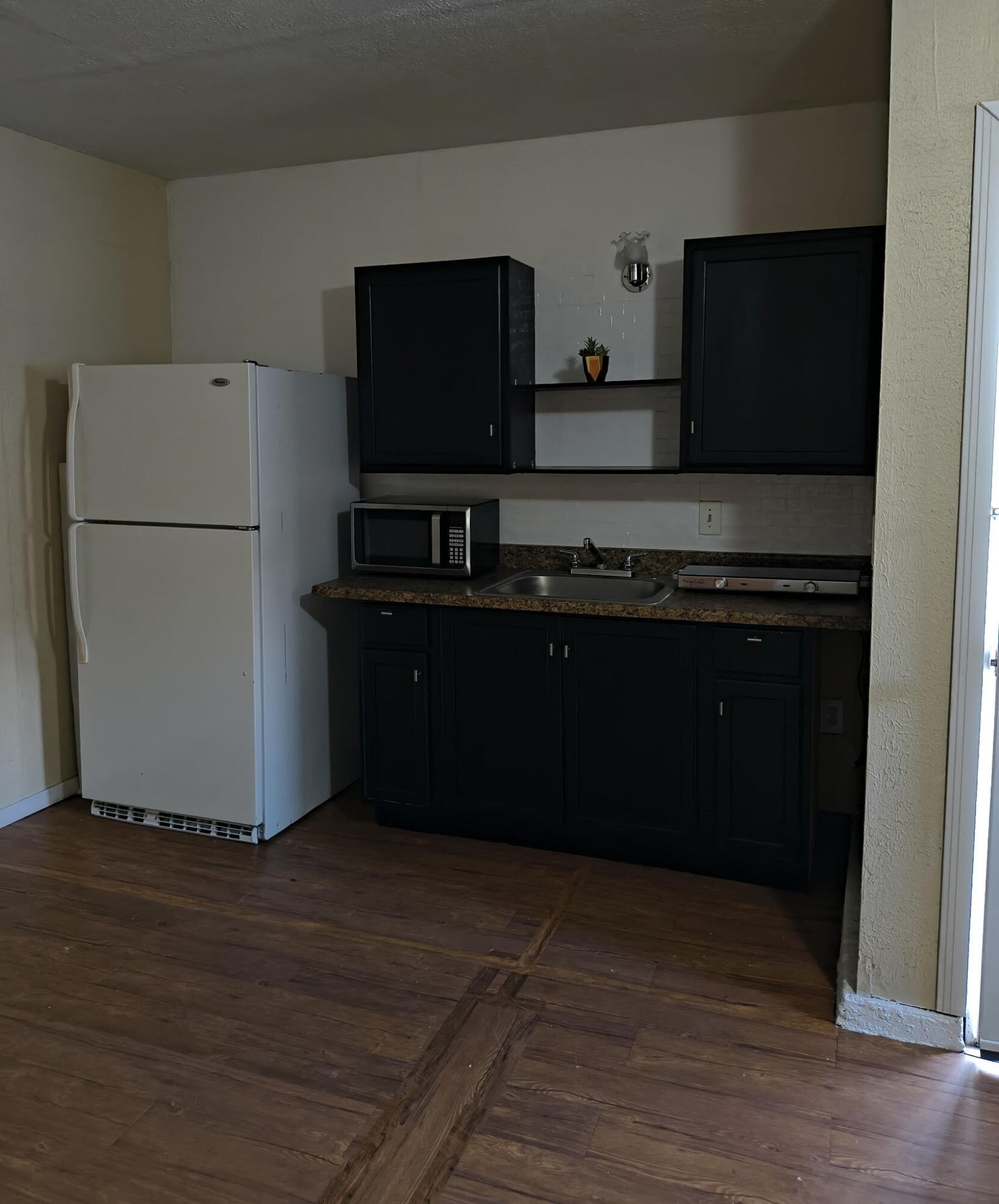 45435 Elm Street, Unit STUDIO Indio, CA 92201 - Photo 4 of 9 kitchen area