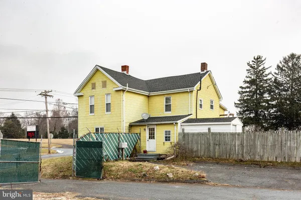 $1,600 | 3868 Sykesville Road, Unit 2, Finksburg, MD 21048