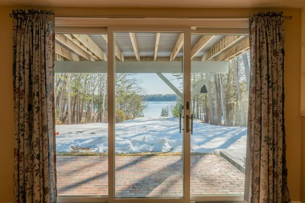 $1,295,000 | 29 South Freeport Road, Freeport, ME 04032