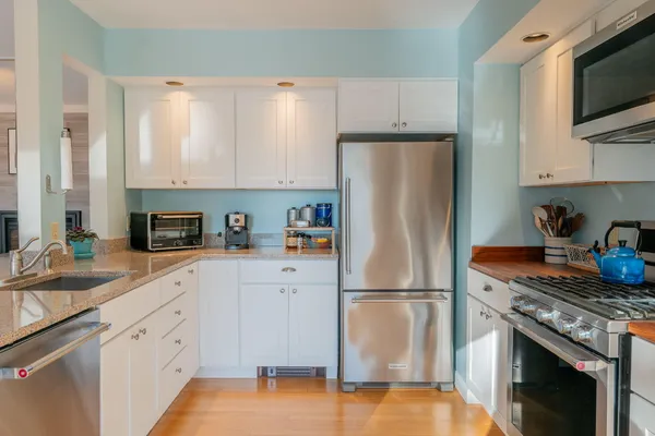$1,295,000 | 29 South Freeport Road, Freeport, ME 04032
