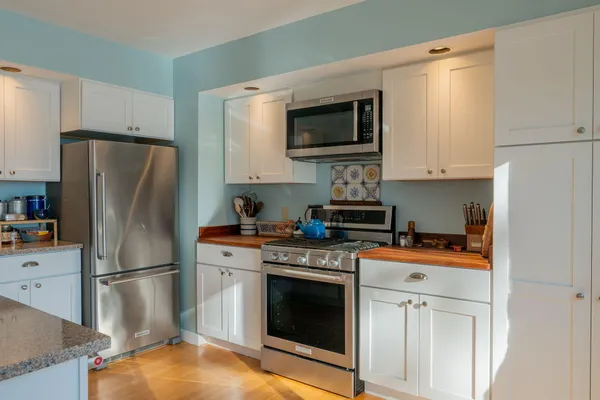 $1,295,000 | 29 South Freeport Road, Freeport, ME 04032