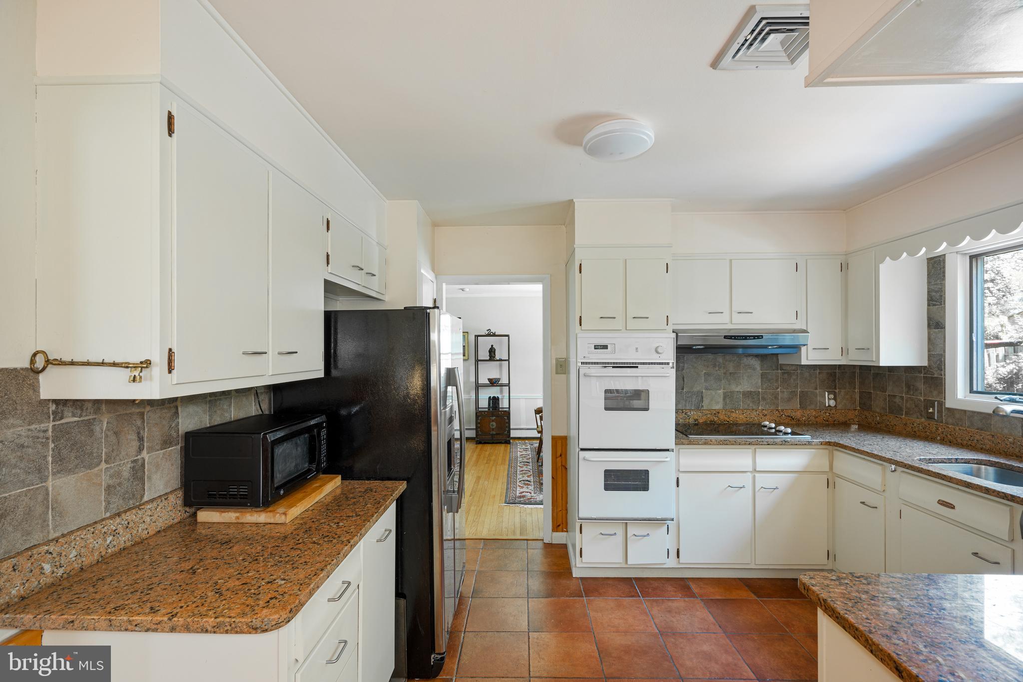 3380 Baldwin Road Huntingdon Valley, PA 19006 - Photo 12 of 32 Gallery Image 12