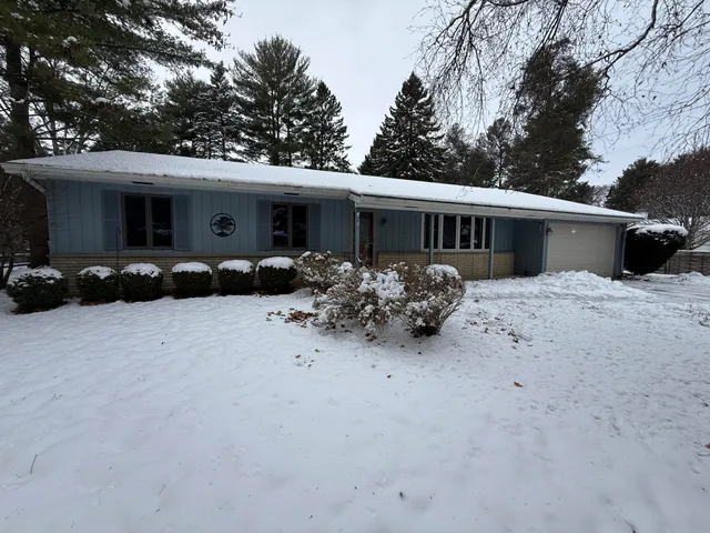 $349,900 | 5010 South 8th Street, Wilson, WI 53081