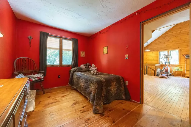 $330,000 | 823 Country Land Drive, Haverhill, NH 03774