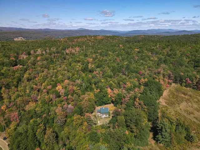 $330,000 | 823 Country Land Drive, Haverhill, NH 03774