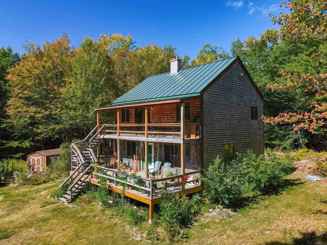 $330,000 | 823 Country Land Drive, Haverhill, NH 03774