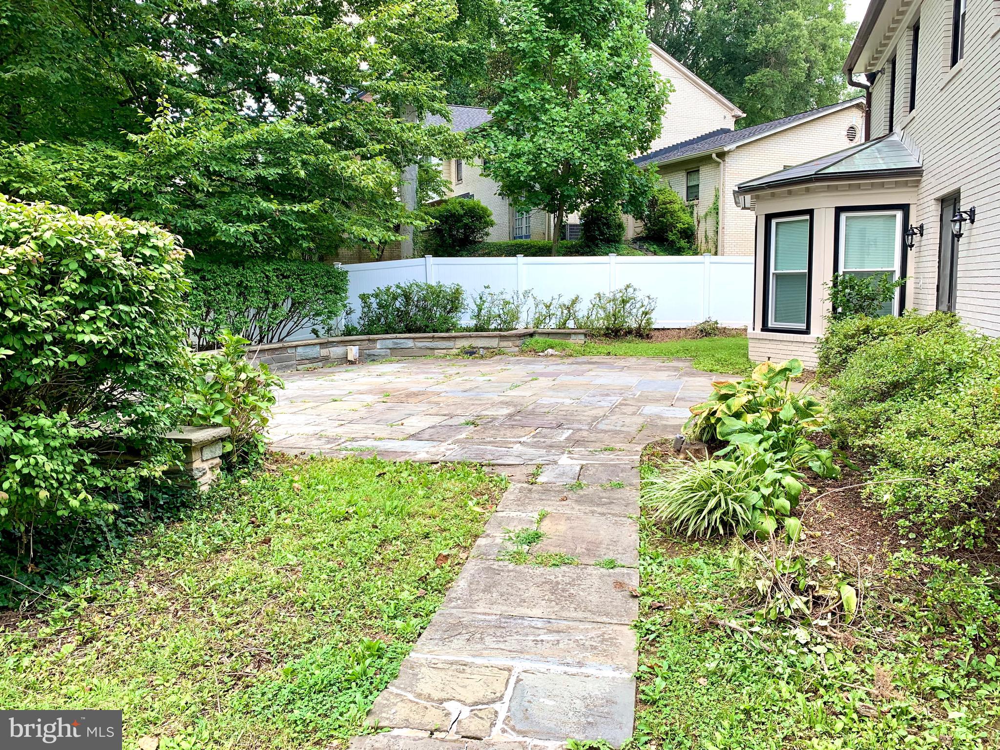 7004 Nevis Road Bethesda, MD 20817 - Photo 3 of 26