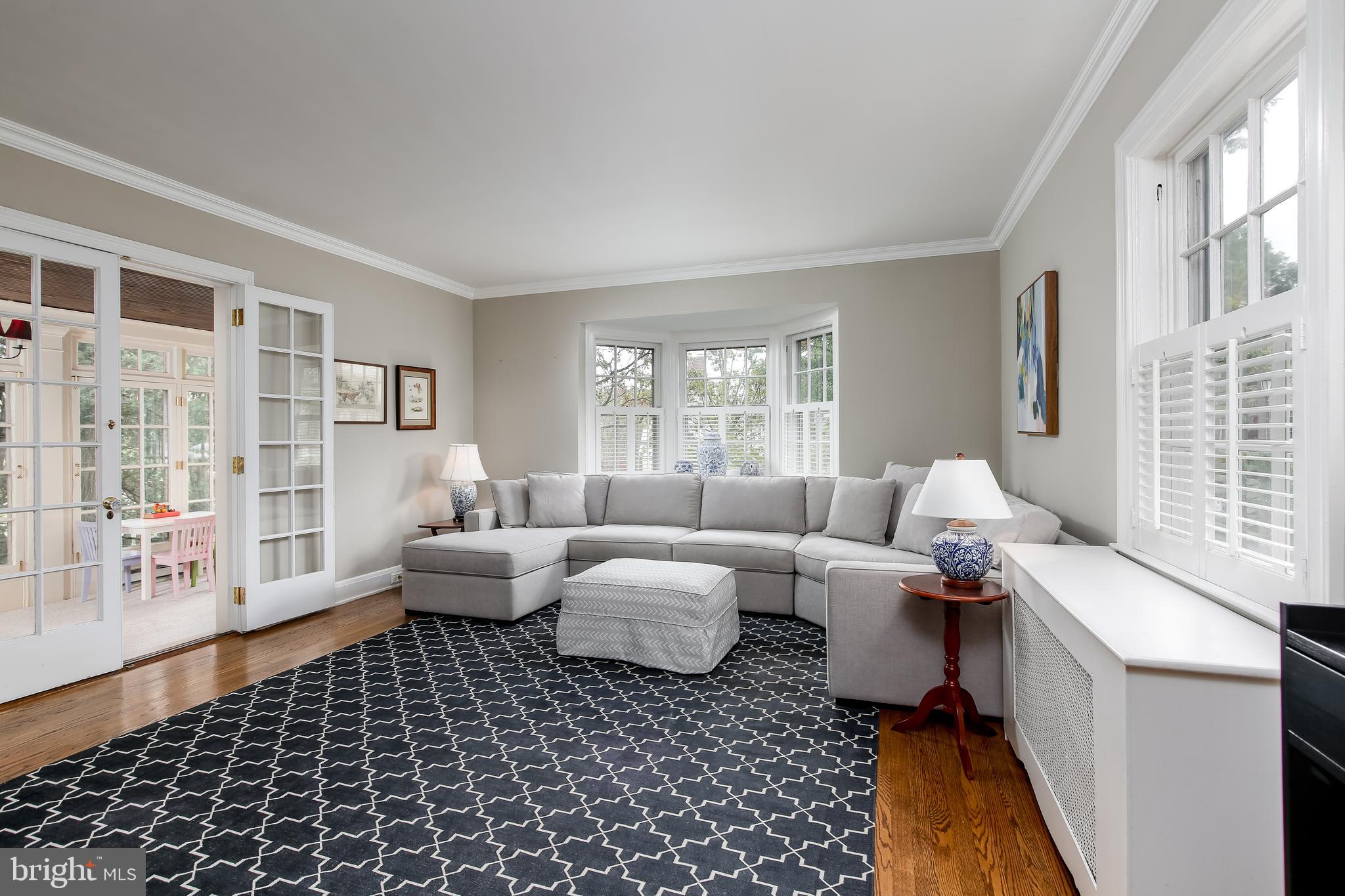 303 St Dunstans Road Baltimore, MD 21212 - Photo 3 of 39