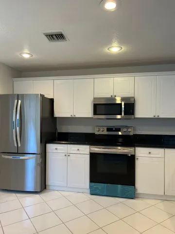$3,300 | 1275 East Lancewood Place, Delray Beach, FL 33445