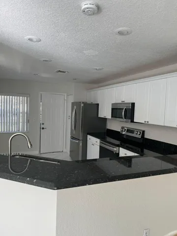 $3,300 | 1275 East Lancewood Place, Delray Beach, FL 33445