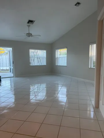 $3,300 | 1275 East Lancewood Place, Delray Beach, FL 33445