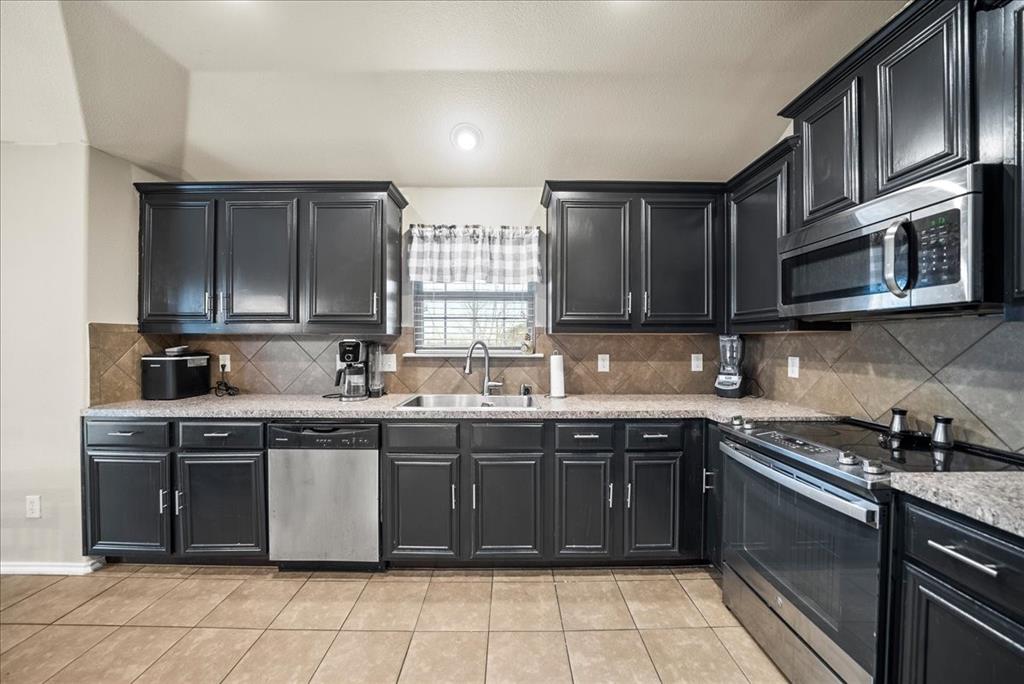 2001 Woodmere Drive Lancaster, TX 75134 - Photo 17 of 28