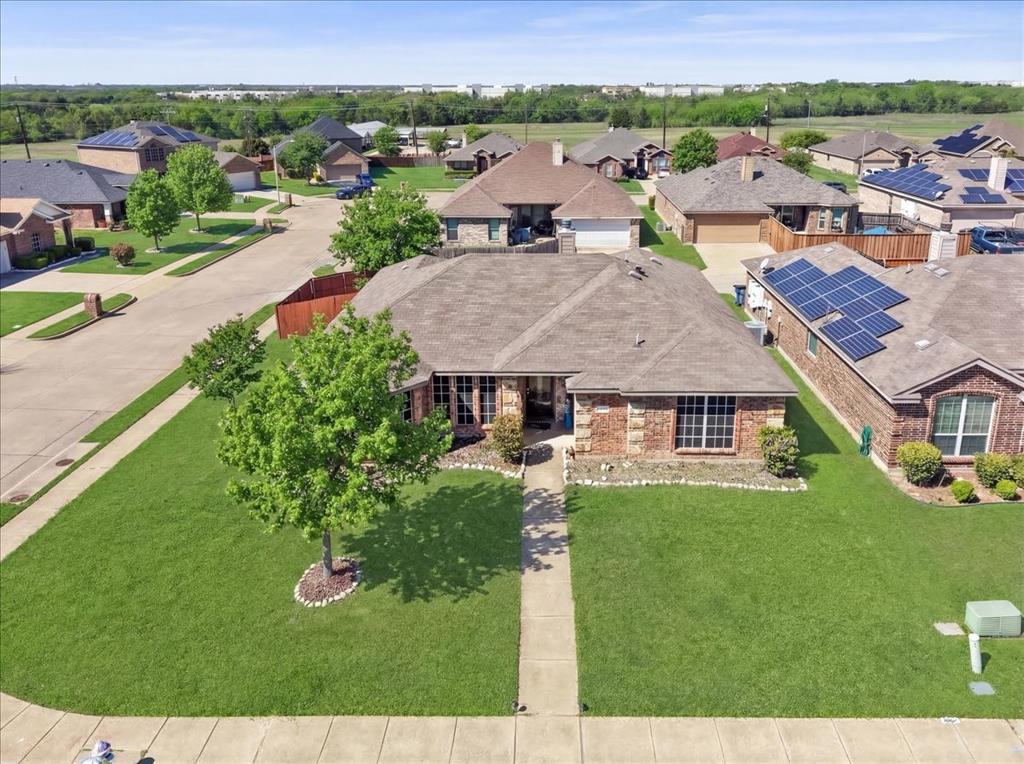 2001 Woodmere Drive Lancaster, TX 75134 - Photo 2 of 28