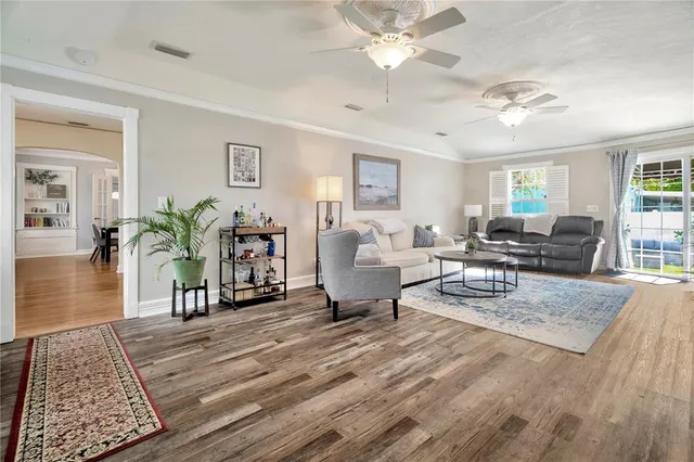 a view of livingroom with furniture and windows