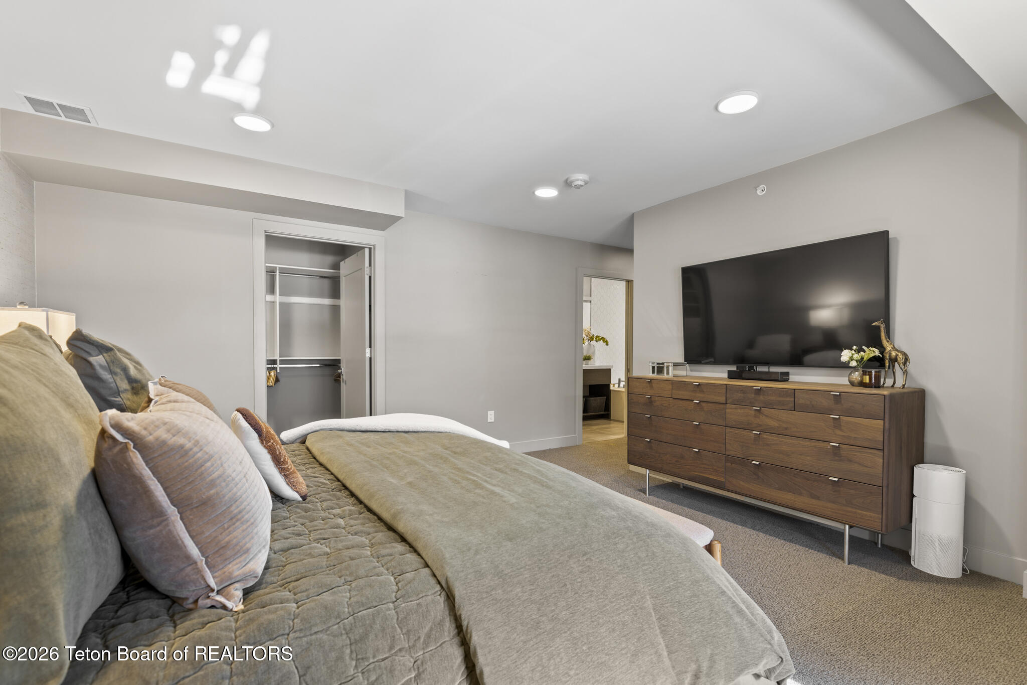 150 West Simpson Avenue, Unit 404 Jackson, WY 83001 - Photo 17 of 27 6V2A5233