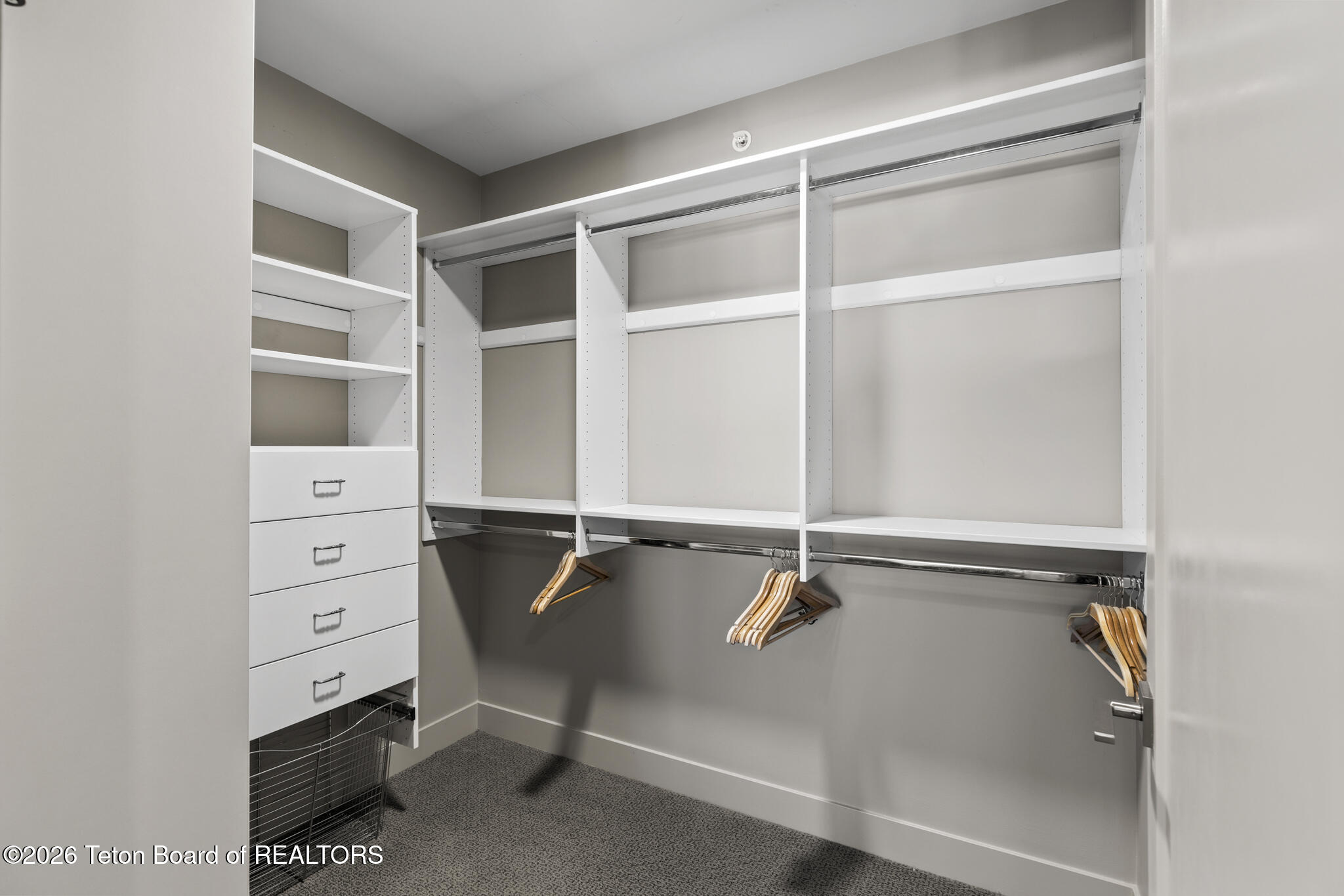 150 West Simpson Avenue, Unit 404 Jackson, WY 83001 - Photo 18 of 27 6V2A5235