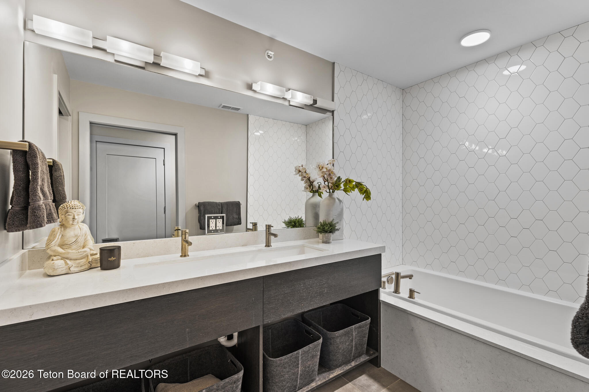 150 West Simpson Avenue, Unit 404 Jackson, WY 83001 - Photo 19 of 27 6V2A5247