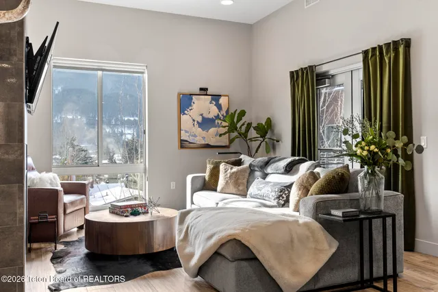 $2,200,000 | 150 West Simpson Avenue, Unit 404, Jackson, WY 83001