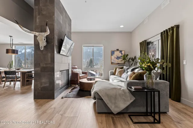 $2,200,000 | 150 West Simpson Avenue, Unit 404, Jackson, WY 83001