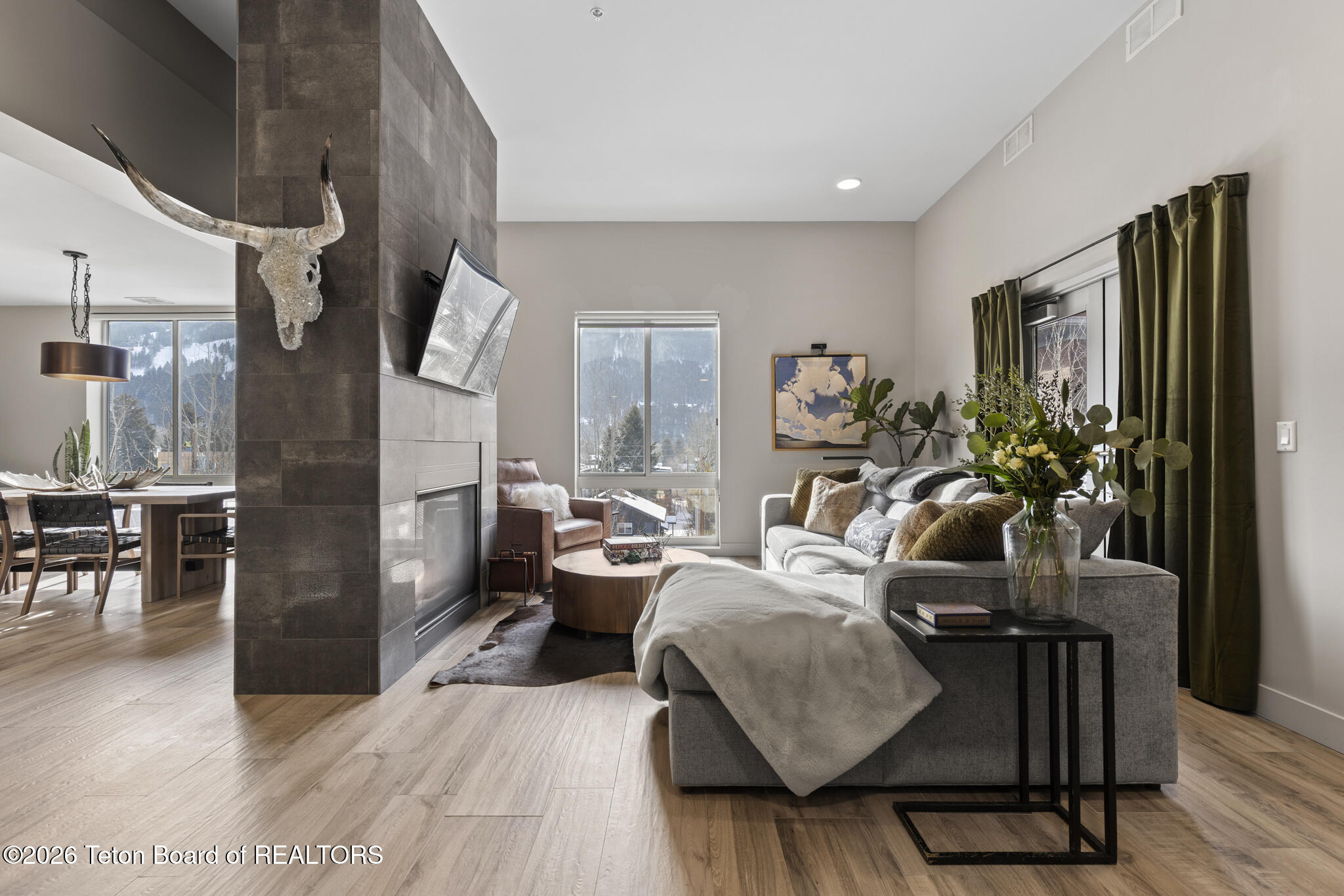 150 West Simpson Avenue, Unit 404 Jackson, WY 83001 - Photo 4 of 27 6V2A4957