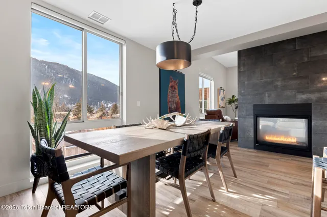 $2,200,000 | 150 West Simpson Avenue, Unit 404, Jackson, WY 83001