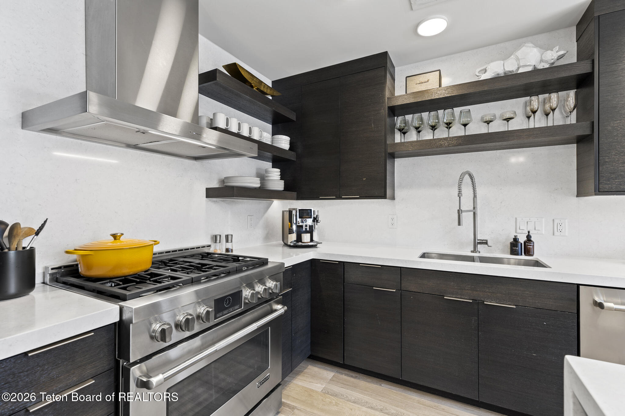 150 West Simpson Avenue, Unit 404 Jackson, WY 83001 - Photo 9 of 27 6V2A5153