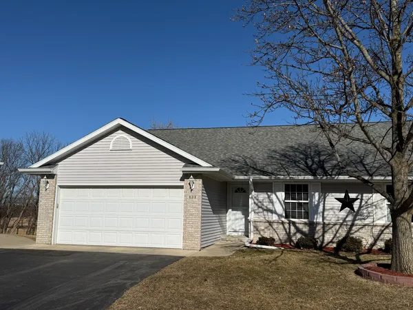 a view of backyard of the house