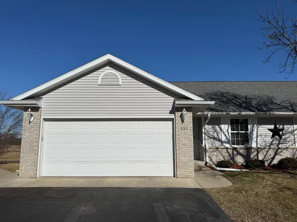 $254,205 | 633 Park View Street, Unit 633, Pecatonica, IL 61063